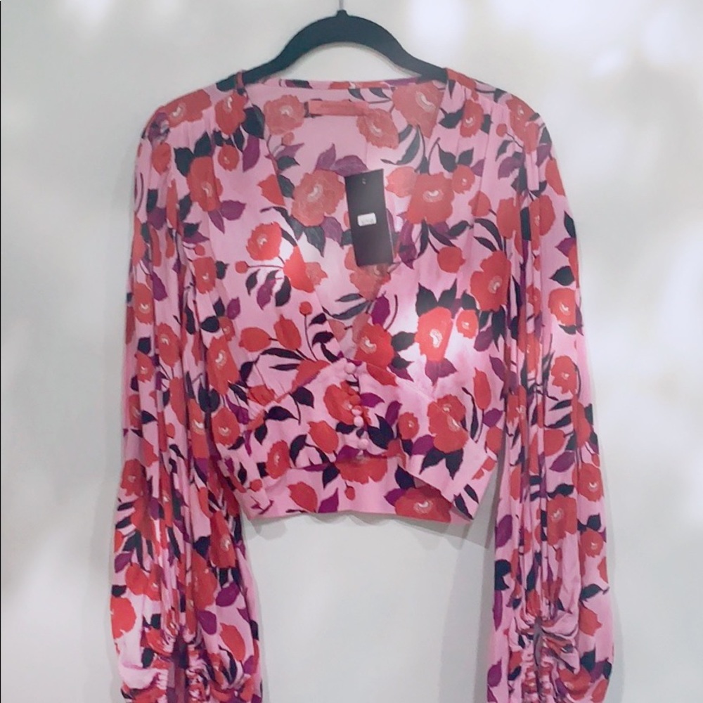 NWT cropped top with dramatic sleeves